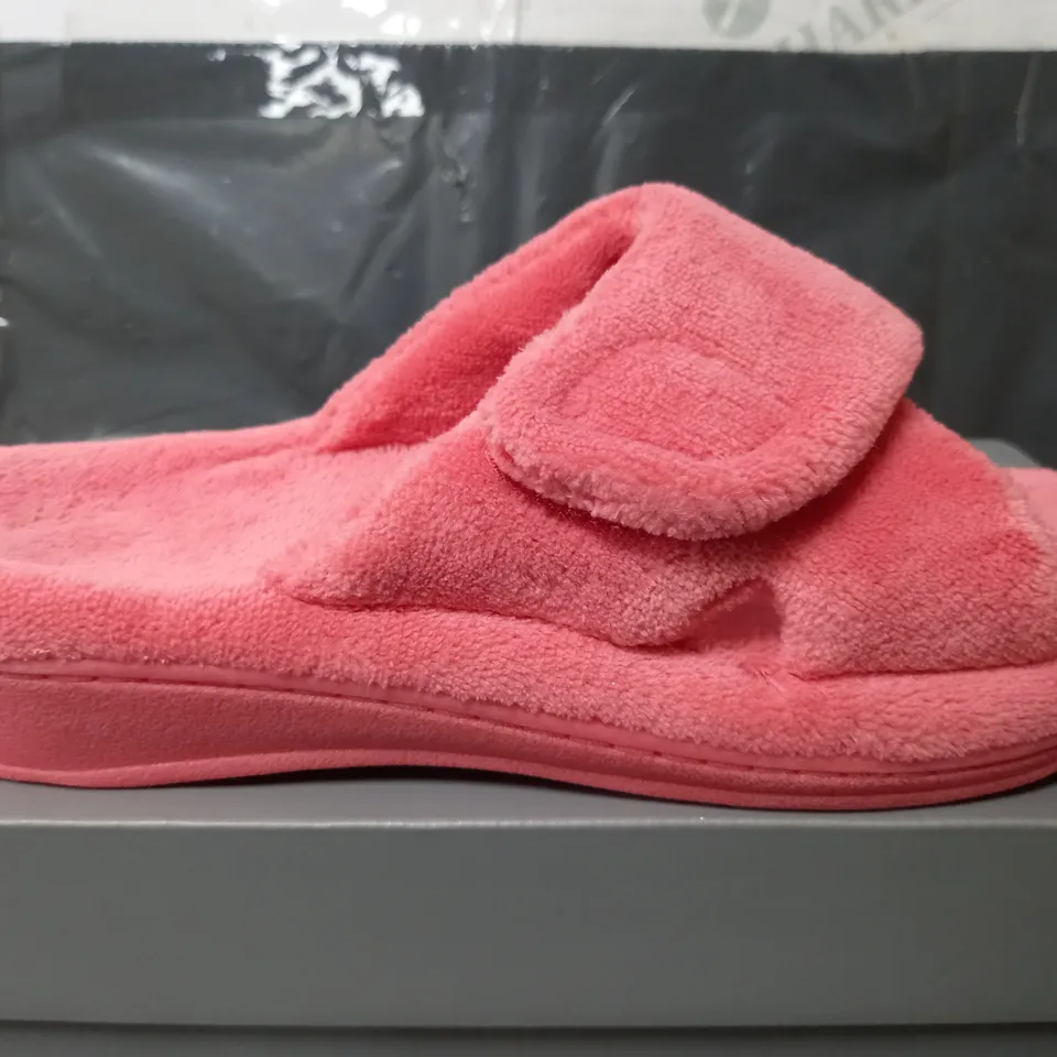 VIONIC INDULGE RELAX SLIPPERS IN BRIGHT PINK - UK 6