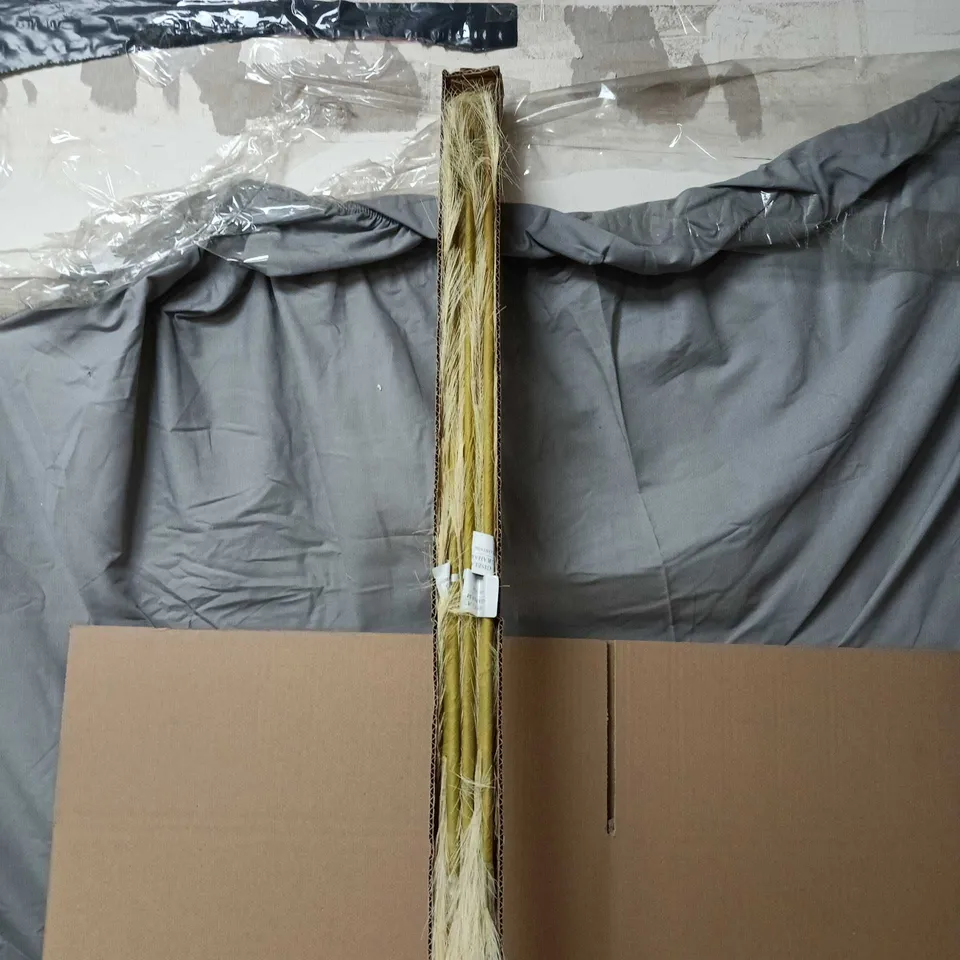 BOX OF APPROX 185 GISELA GRAHAM LONDON ARTIFICIAL PLANTS 