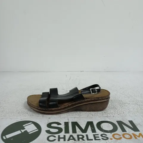 DUNLOP BLACK STRAPPY WEDGE SANDALS SIZE 6