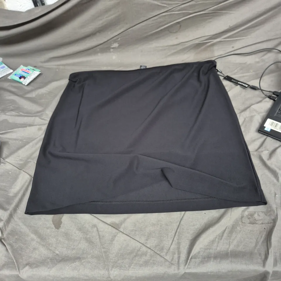 ROMAN RIB PENCIL SKIRT – BLACK, SIZE 30/32