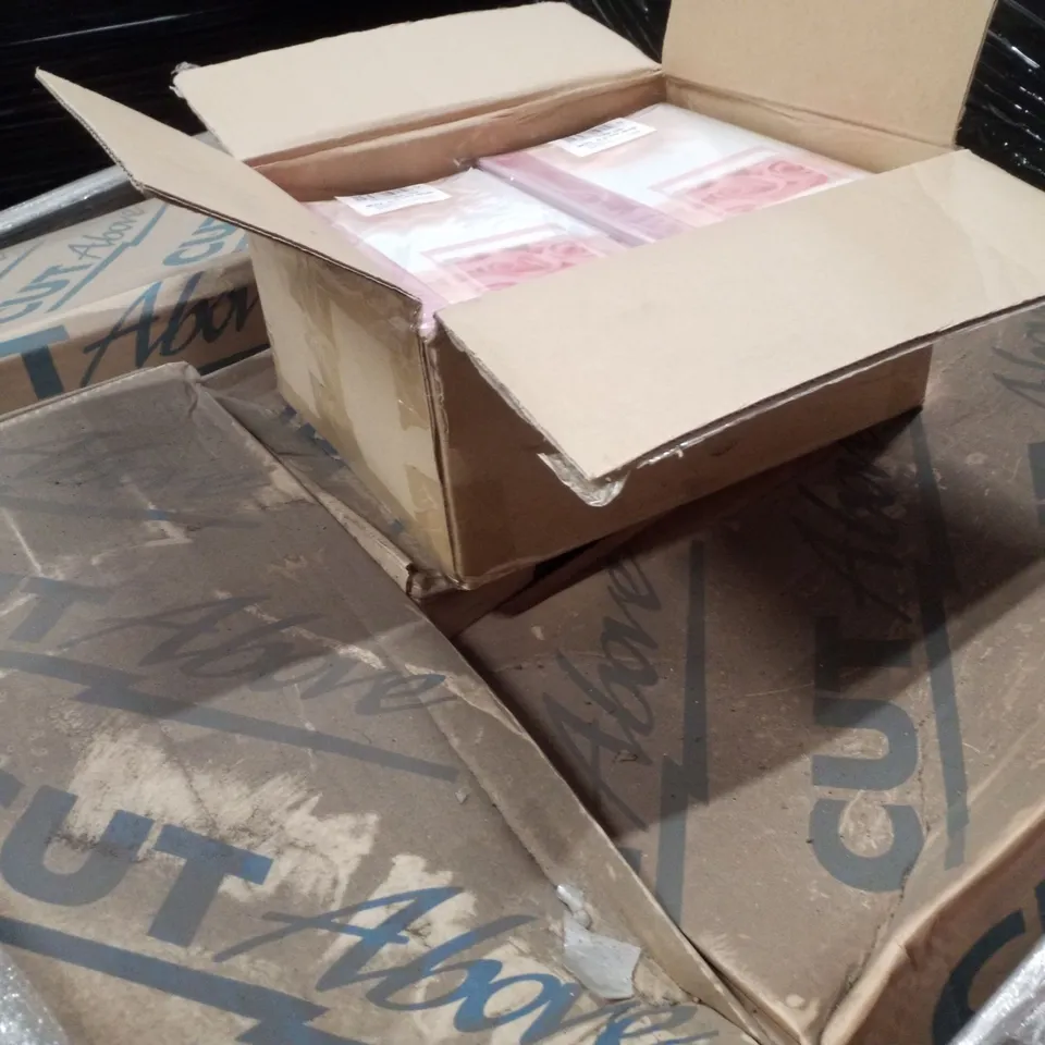 PALLET CONTAINING ASSORTED GREETINGS cards