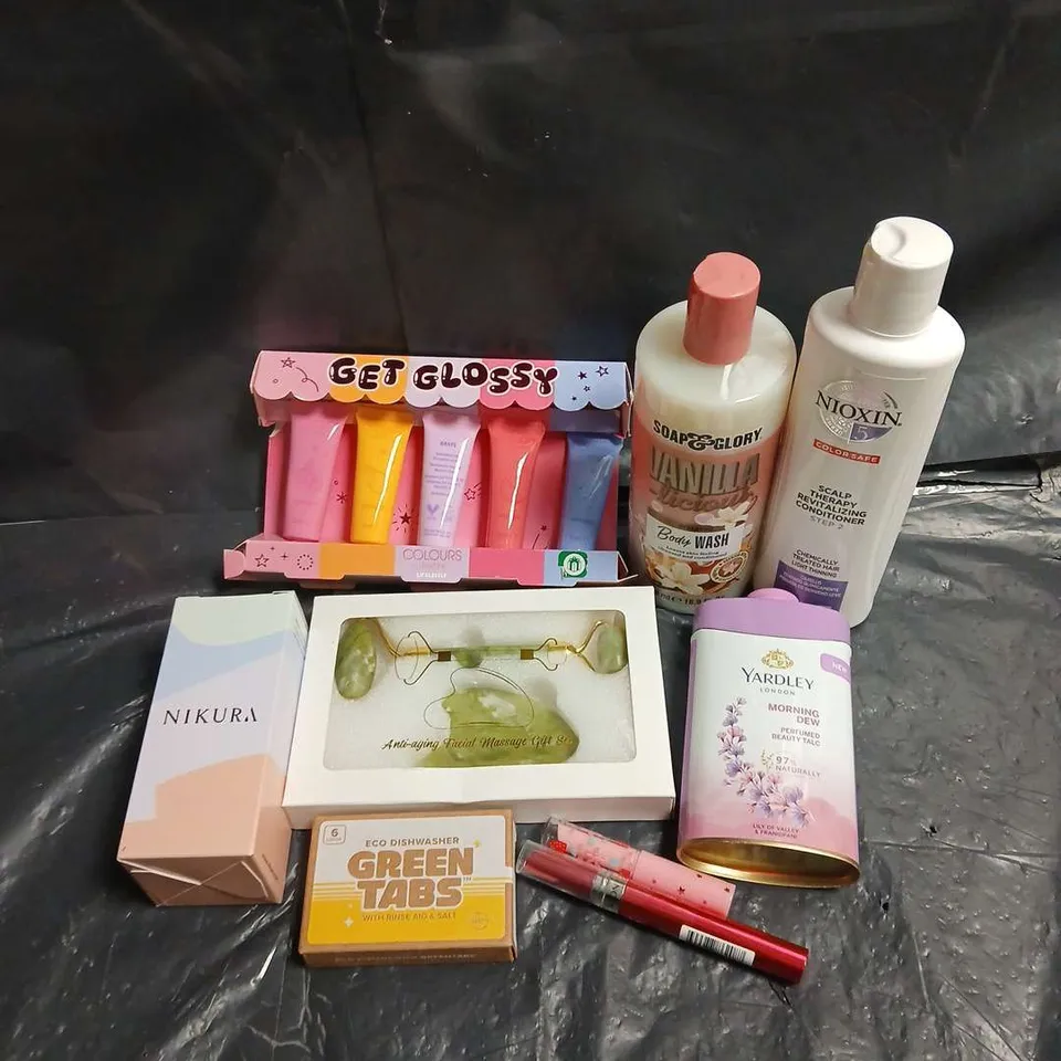APPROXIMATEY 20 ASSORTED HEALTH AND BEAUTY PRODUCTS TO INCLUDE - NIKURA FRAGRANCE OIL - SOAP & GLORY BODY WASH - YARDLEY PERFUMED BEAUTY TALC - ETC