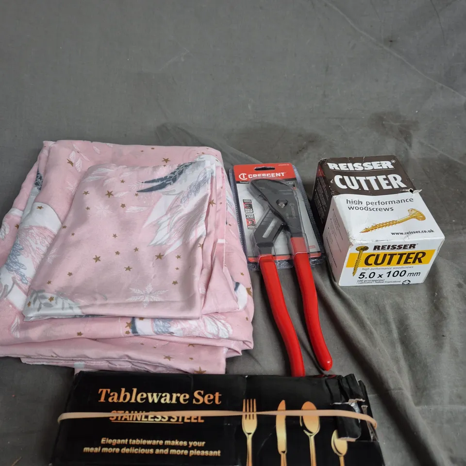 APPROXIMATELY 15 ASSORTED HOUSEHOLD PRODUCTS TO INCLUDE KIDS BEDDING, TABLEWARE SET AND REISSER SCREWS