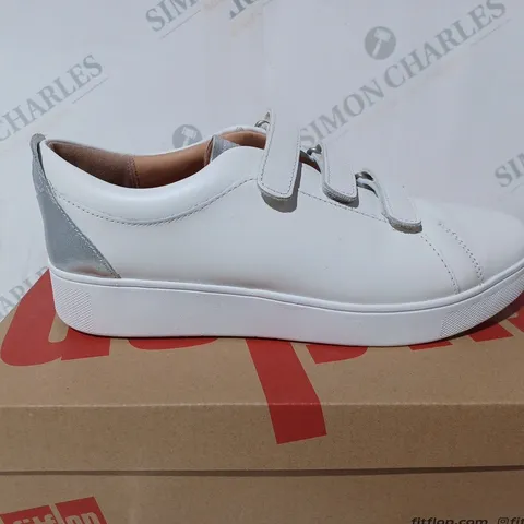 BOXED FITFLOP RALLY METALLIC BACK LEATHER STRAP SNEAKERS - UK 7