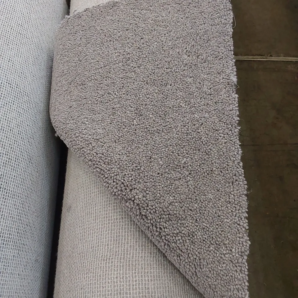 ROLL OF QUALITY ROSEDALE BLAKEY RIDGE CARPET // SIZE: APPROX 5 X 2.12m