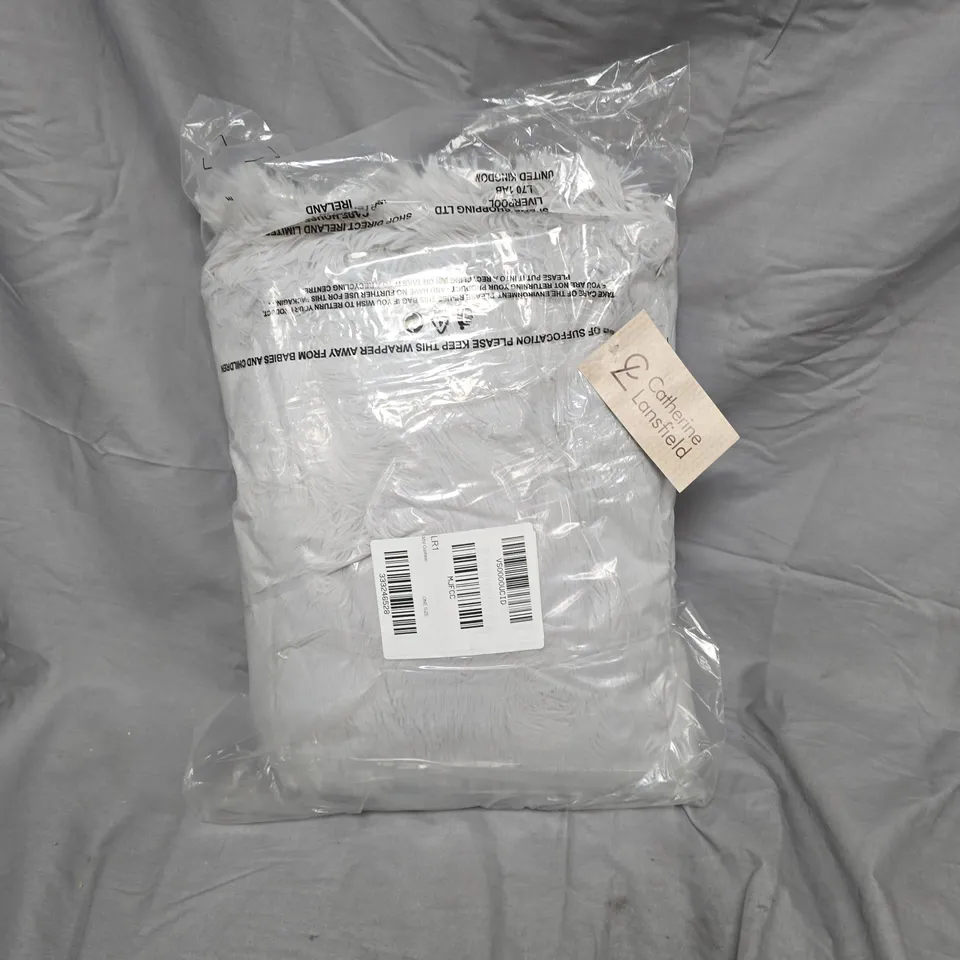 CATHERINE LANSFIELD CUDDLY CUSHION 45X45CM – 100% POLYESTER