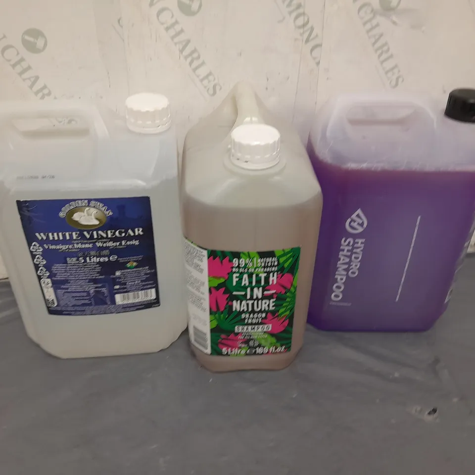 APPROXIMATELY 3 ASSORTED LIQUIDS TO INCLUDE WHITE VINEGAR, SHAMPOO AND HYDRO SHAMPOO - COLLECTION ONLY 