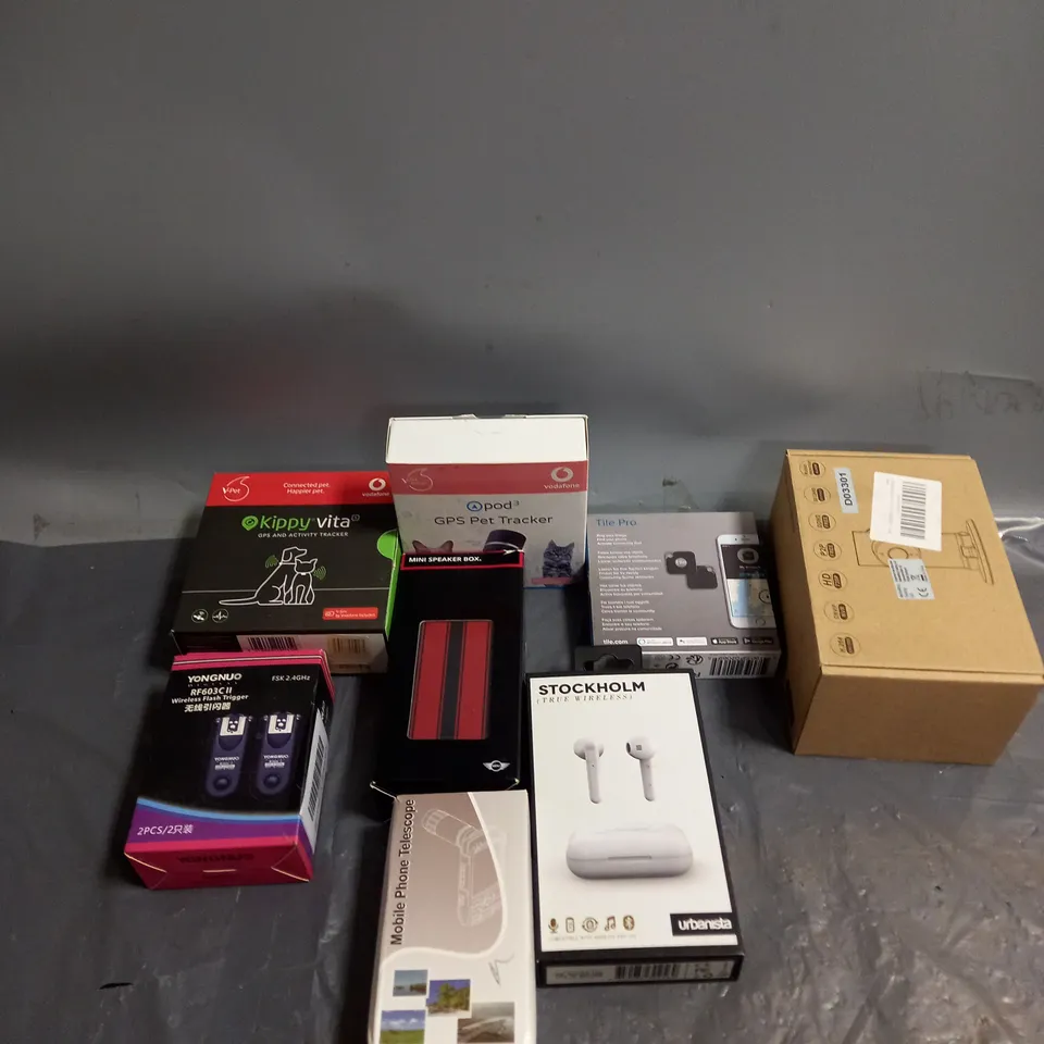 LARGE QUANTITY OF ASSORTED ELECTRICAL ITEMS EARPHONES, GPS PET TRACKER AND PHONE TELESCOPE