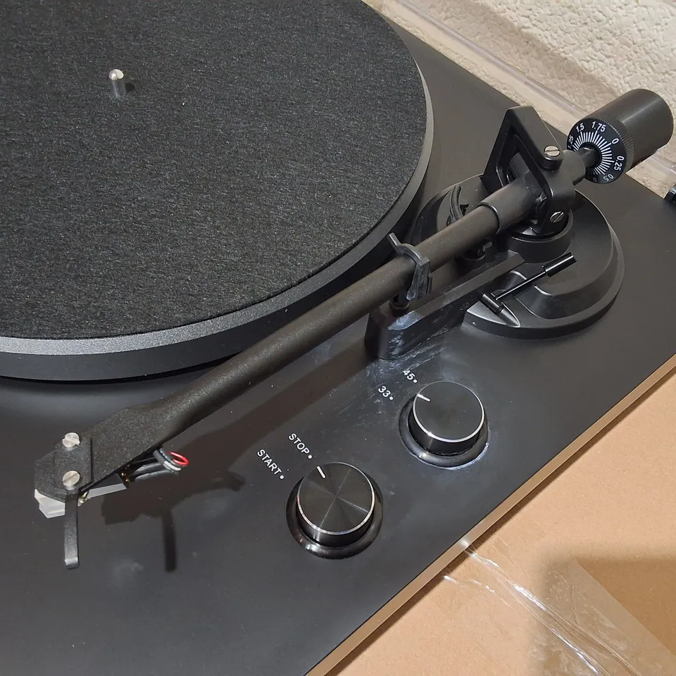 ARGON AUDIO MK2 TURN TABLE IN BLACK 