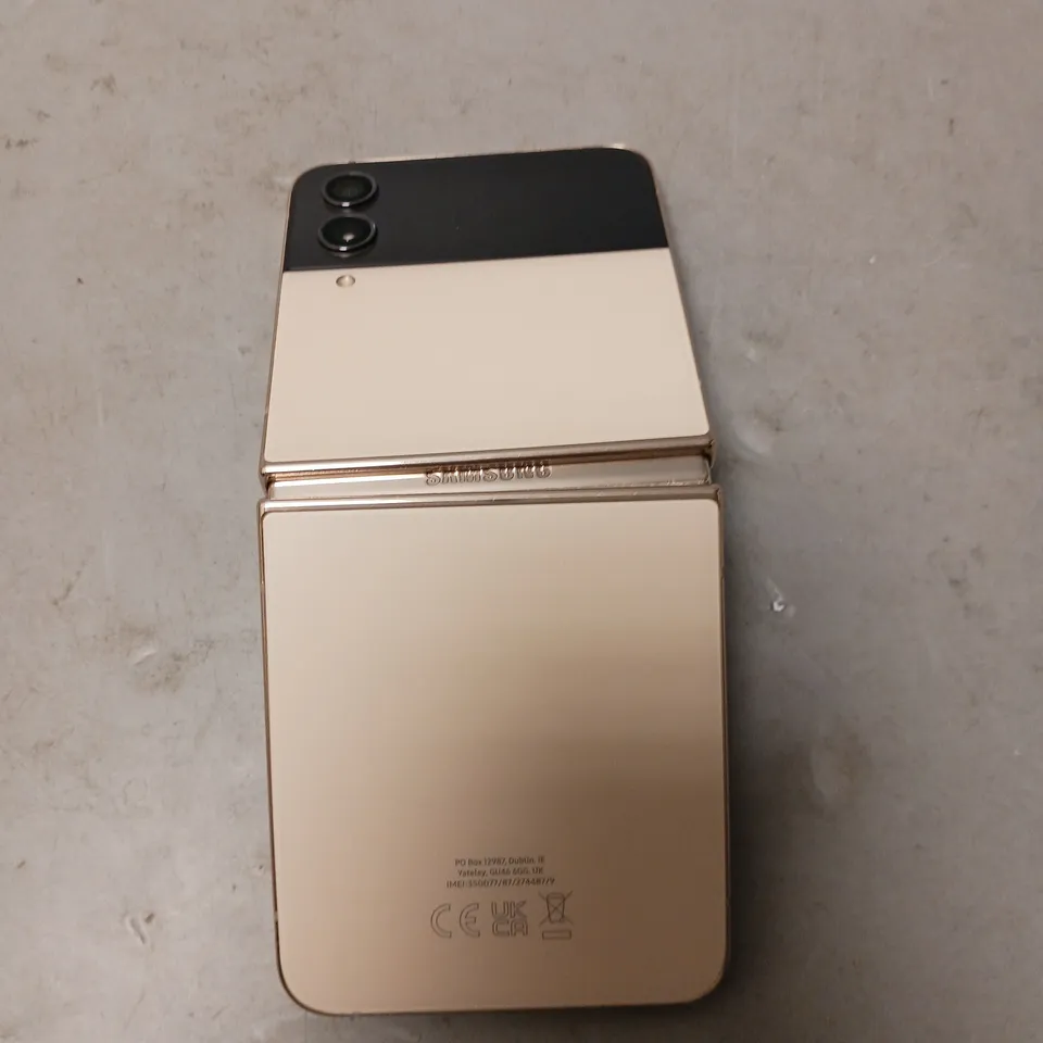 SAMSUNG GALAZY Z-FLIP PHONE