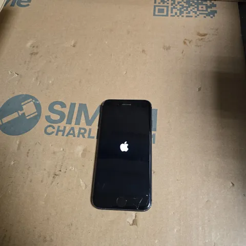 Apple iPhone  Black – cracked screen 