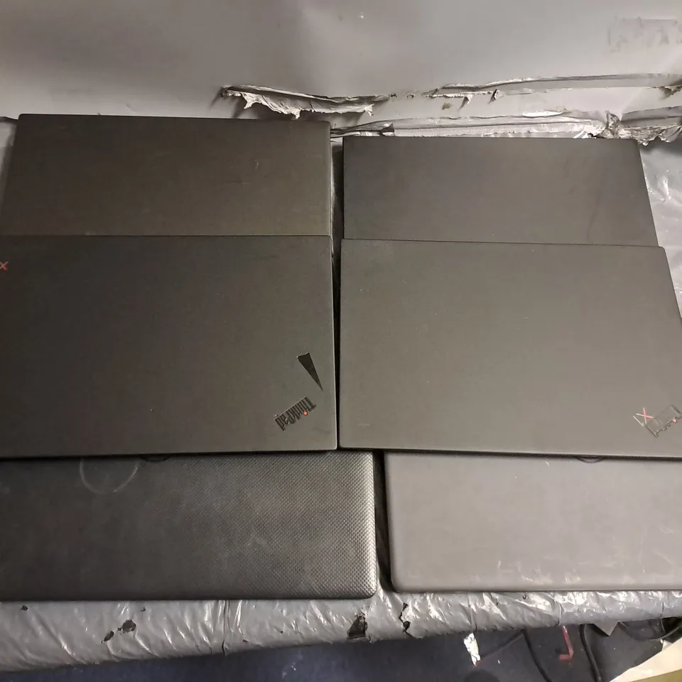 LOT OF 12 ASSORTED LAPTOPS TO INCLUDE LENOVO THINPADS, DELL INSPIRON AND VOSTRO