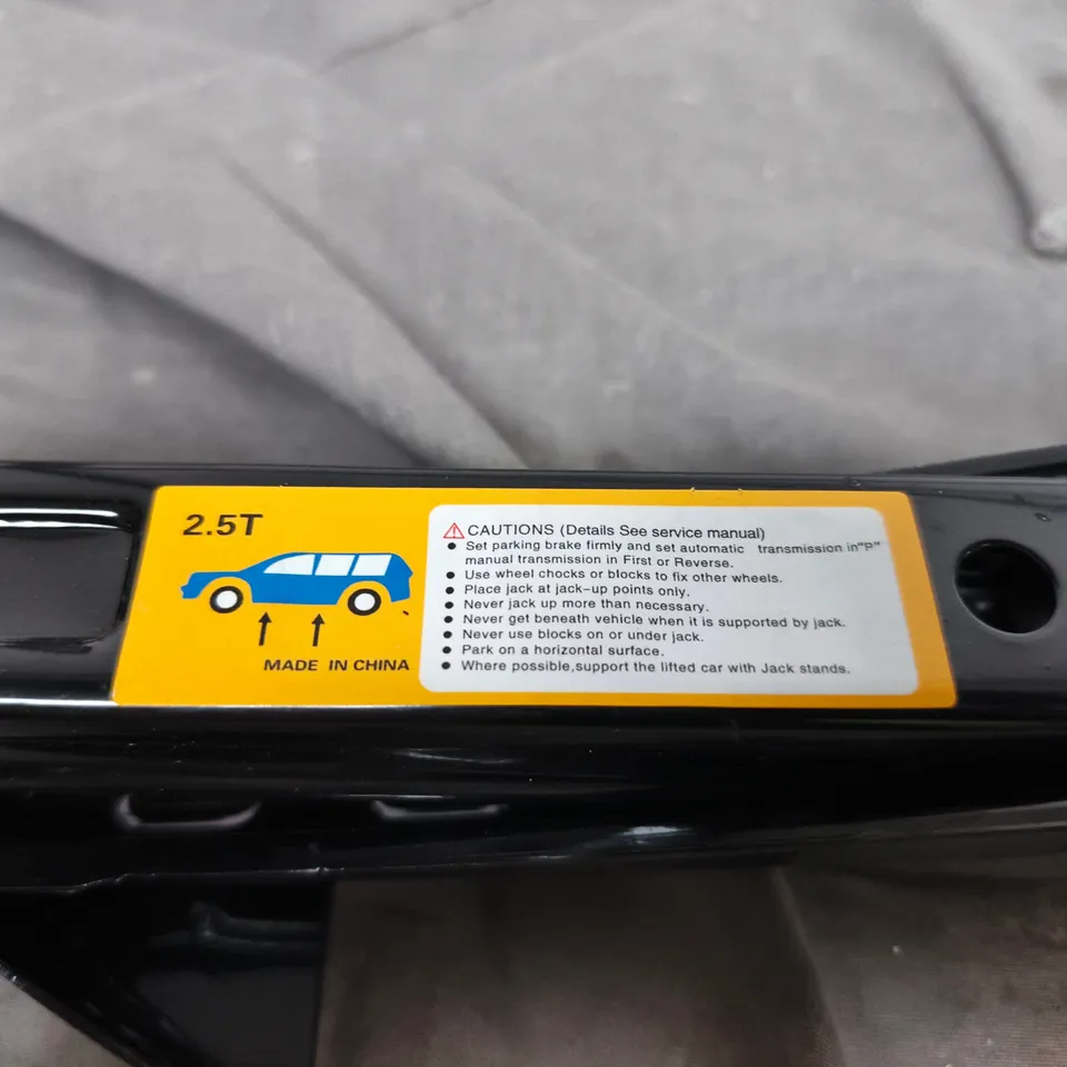 2.5T HYDRAULIC FLOOR JACK