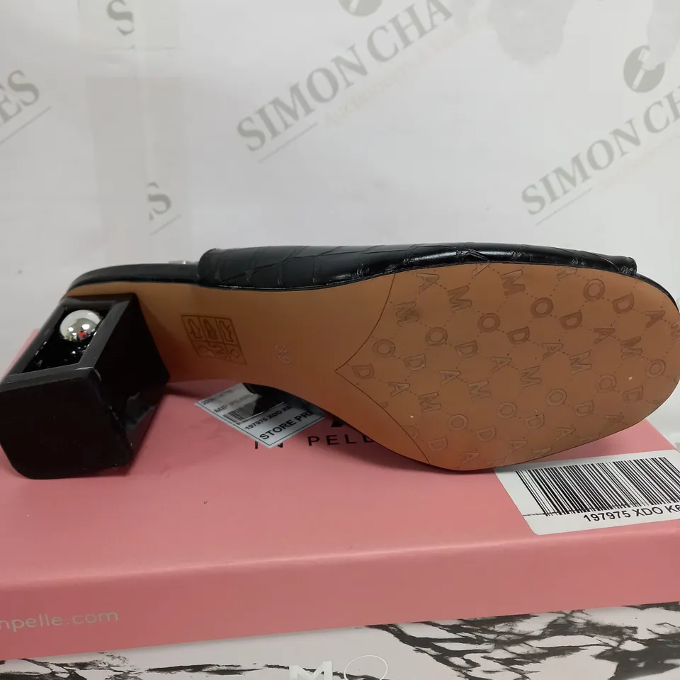 BOXED MODA IN PELLE PEARLY HEELED SANDALS IN BLACK - SIZE 6