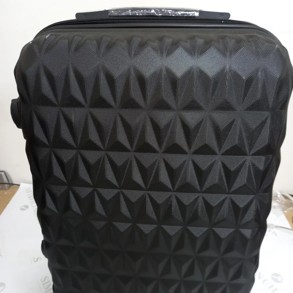 TEXTURE DESIGN TRAVEL CASE IN BLACK