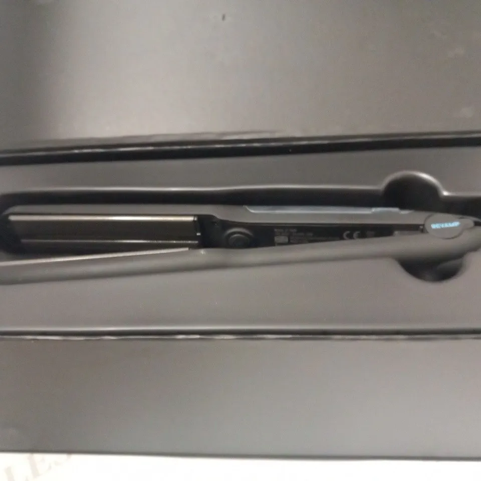 BOXED REVAMP PROFESSIONAL PROGLOSS STEAMCARE CERAMIC STRAIGHTENERS