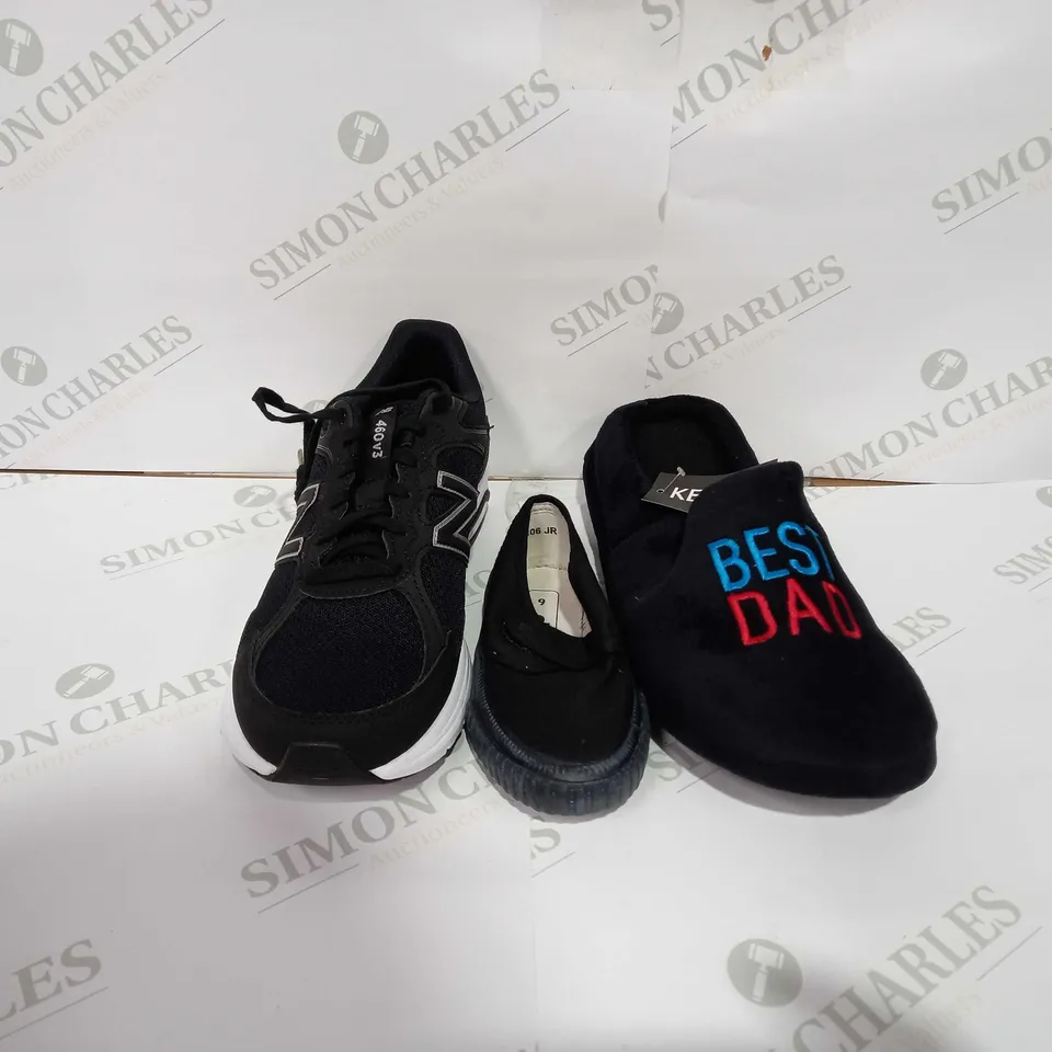 BOX OF APPROX 4 ASSORTED ITEMS TO INCLUDE - NEW BALANCE - SLIPPERS - ORTHOTIC INSOLES ECT