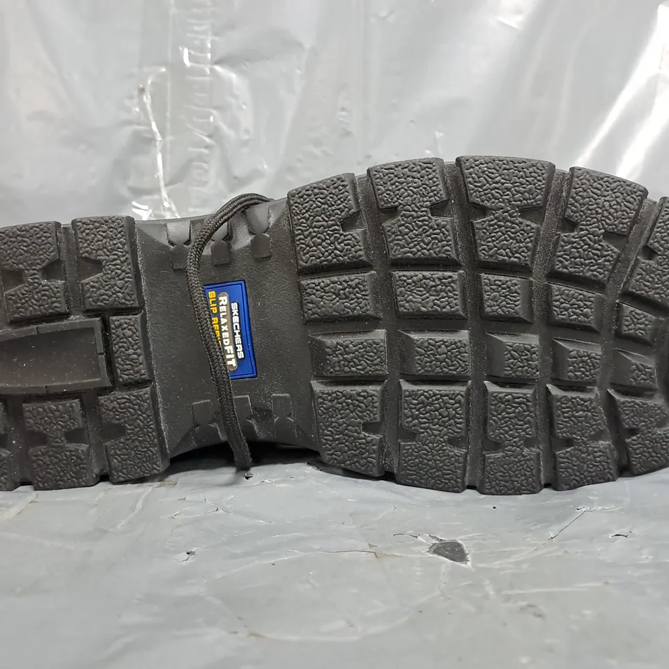 BOXED PAIR OF SKECHERS TACTICAL BOOTS IN BLACK SIZE UK 11