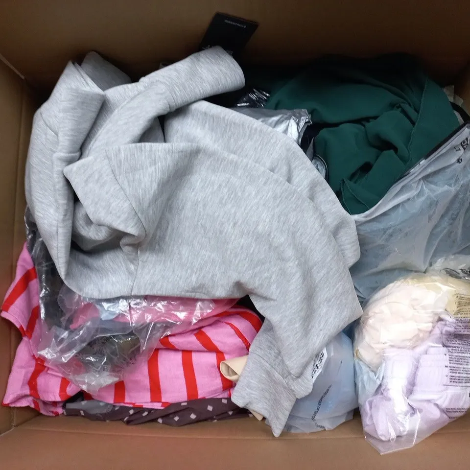 APPROXIMATELY 35 ASSORTED CLOTHING ITEMS IN VARIOUS SIZES, STYLES & COLOURS TO INCLUDE BRANDS SUCH AS STRADIVARIUS, OUTCAST, MNG, ETC - COLLECTION ONLY
