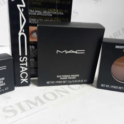 M.A.C PREMIUM MAKEUP BUNDLE 4 ITEMS