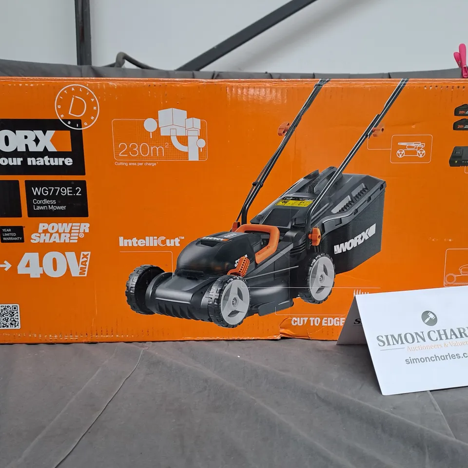 WORX CORDLESS 34CM DUAL BATTERY LAWN MOWER  RRP £199.99