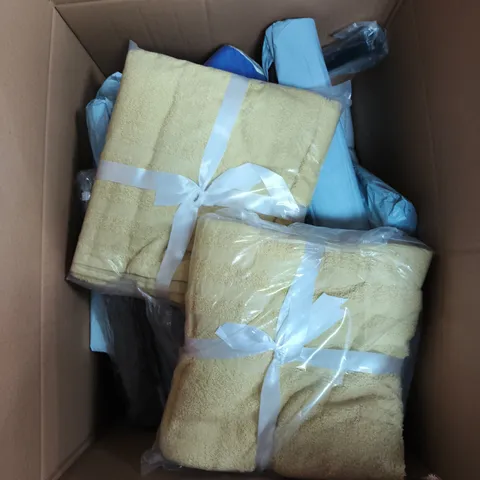 LOT OF ASSORTED HOUSEHOLD GOODS TO INCLUDE TOWELS, TOILET ROLL AND WALLPAPER 