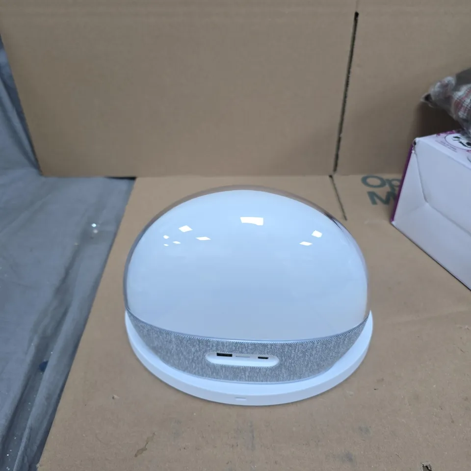 OKOP KP-818 BLUETOOTH SPEAKER WITH CHARGING BASE  – WHITE, 10W, 1800MAH