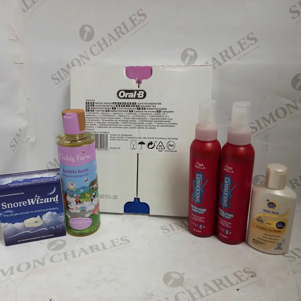 LOT OF APPROXIMATELY 20 ASSORTED HEALTH & BEAUTY ITEMS, TO INCLUDE SNORE DEVICE, TOOTHBRUSH HEADS, BUBBLE BATH, ETC