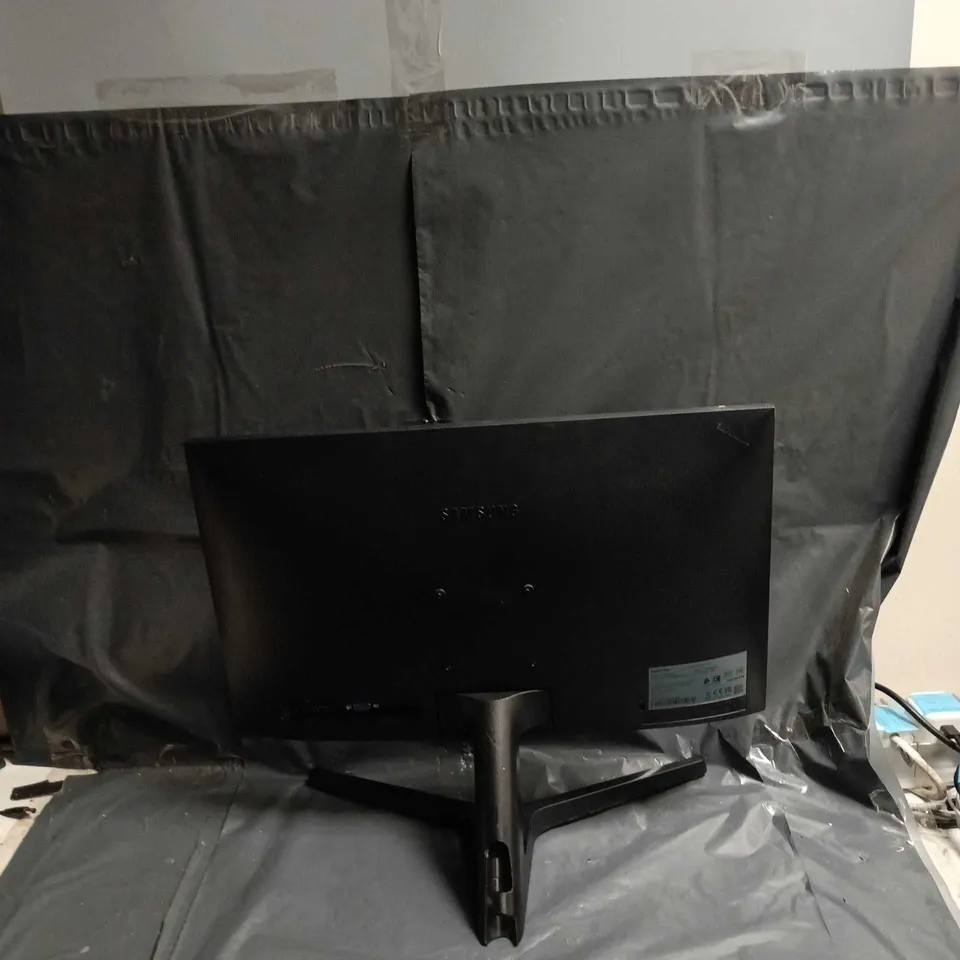 SAMSUNG 22" COMPUTER MONITOR S22R350FH – BLACK, ON STAND