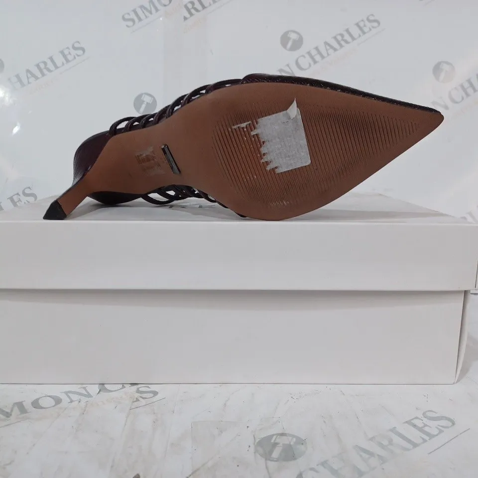 BOXED PAIR OF REISS DAPHNE SLINGBACK HEELS IN POMEGRANATE SIZE 6