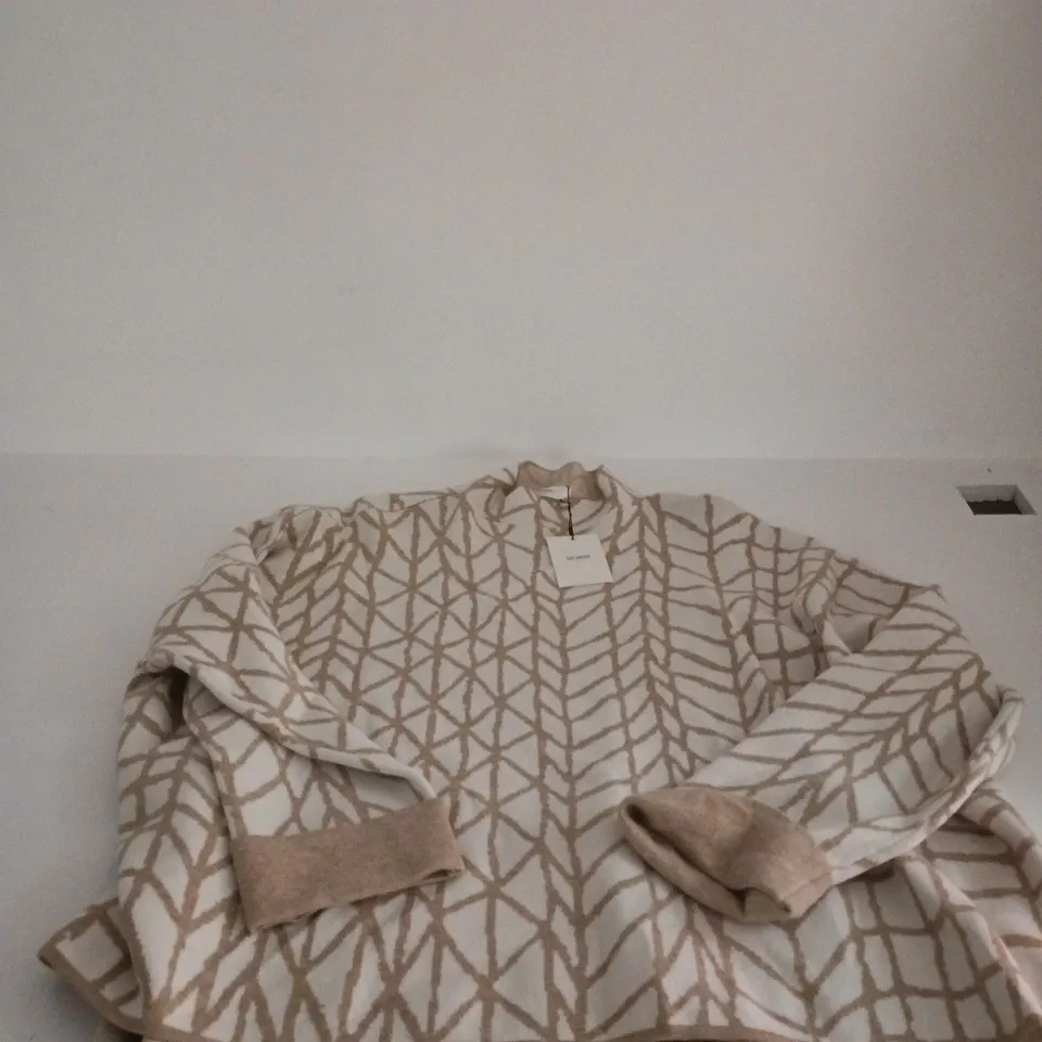 UCHUU MONTREAL MILK/SANDAL SWEATER LARGEG/EXTRA LARGE TAGGED
