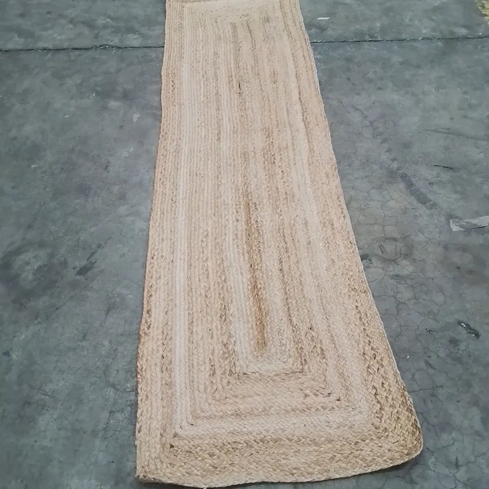 QUALITY DESIGNER AREA RUG - APPROXIMATELY 240X60CM