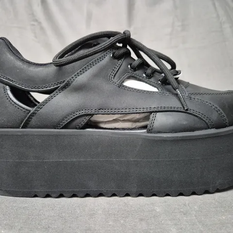 BRAND NEW BOXED PAIR OF BUFFALO LONDON PLATFORM SHOES IN BLACK UK SIZE 5.5