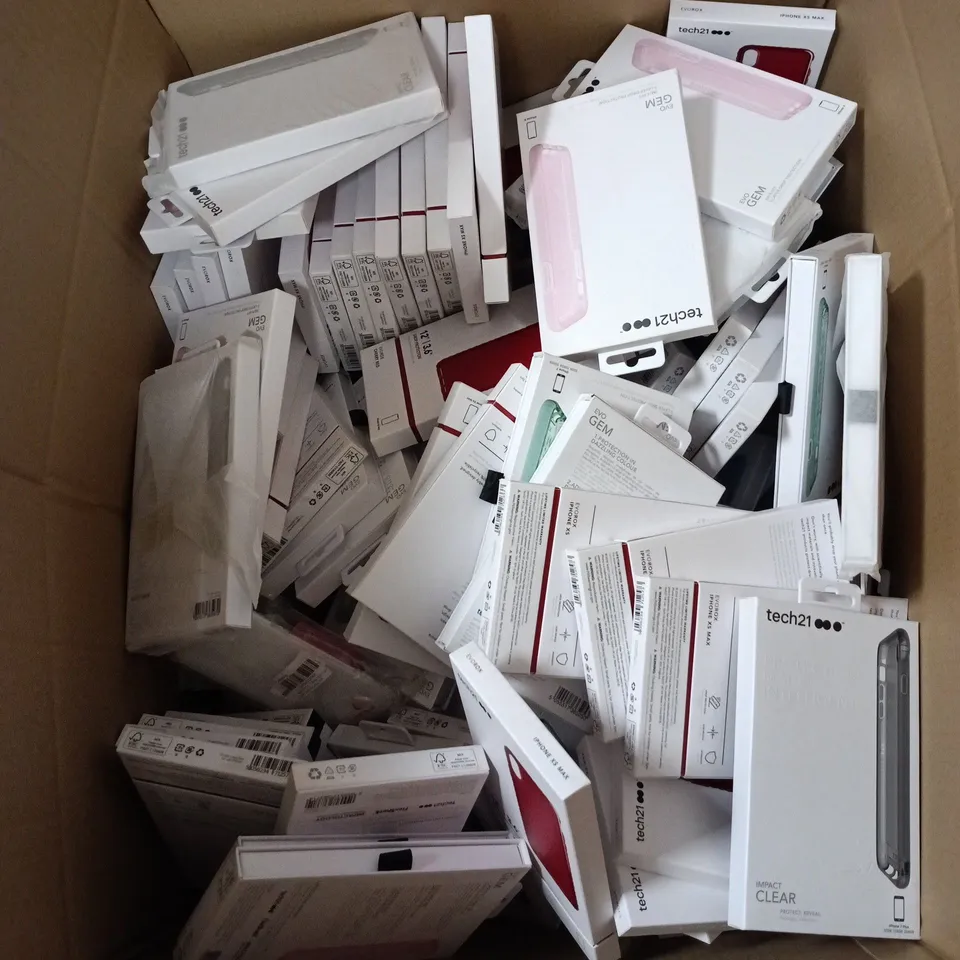 APPROXIMATELY 200 X ASSORTED PHONE COVERS/PROTECTORS OF VARIOUS STYLES AND BRANDS TO INCLUDE TECH 21 IMPACT CLEAR, TECH 21 EVO GEM, ADVANCED ACCESSORIES ETC