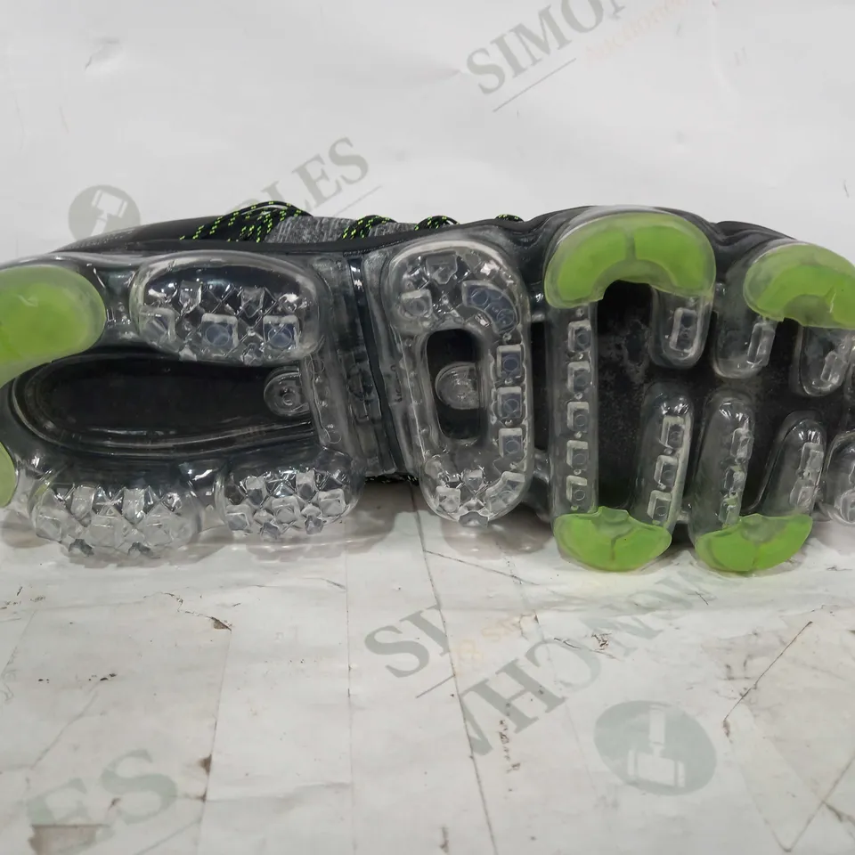 BOXED PAIR OF NIKE VAPORMAX SHOES IN GREY/BLACK/GREEN UK SIZE 7