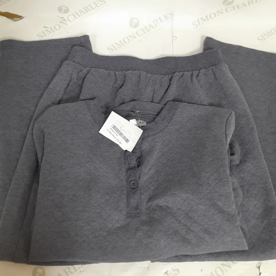 COZEE HOME 2PIECE LOUNGE SET IN NAVY SIZE M