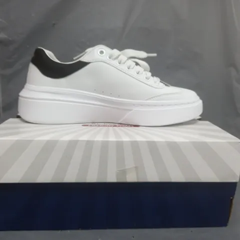 SKECHERS COURT CLASSICS TRAINERS WHITE SIZE 4