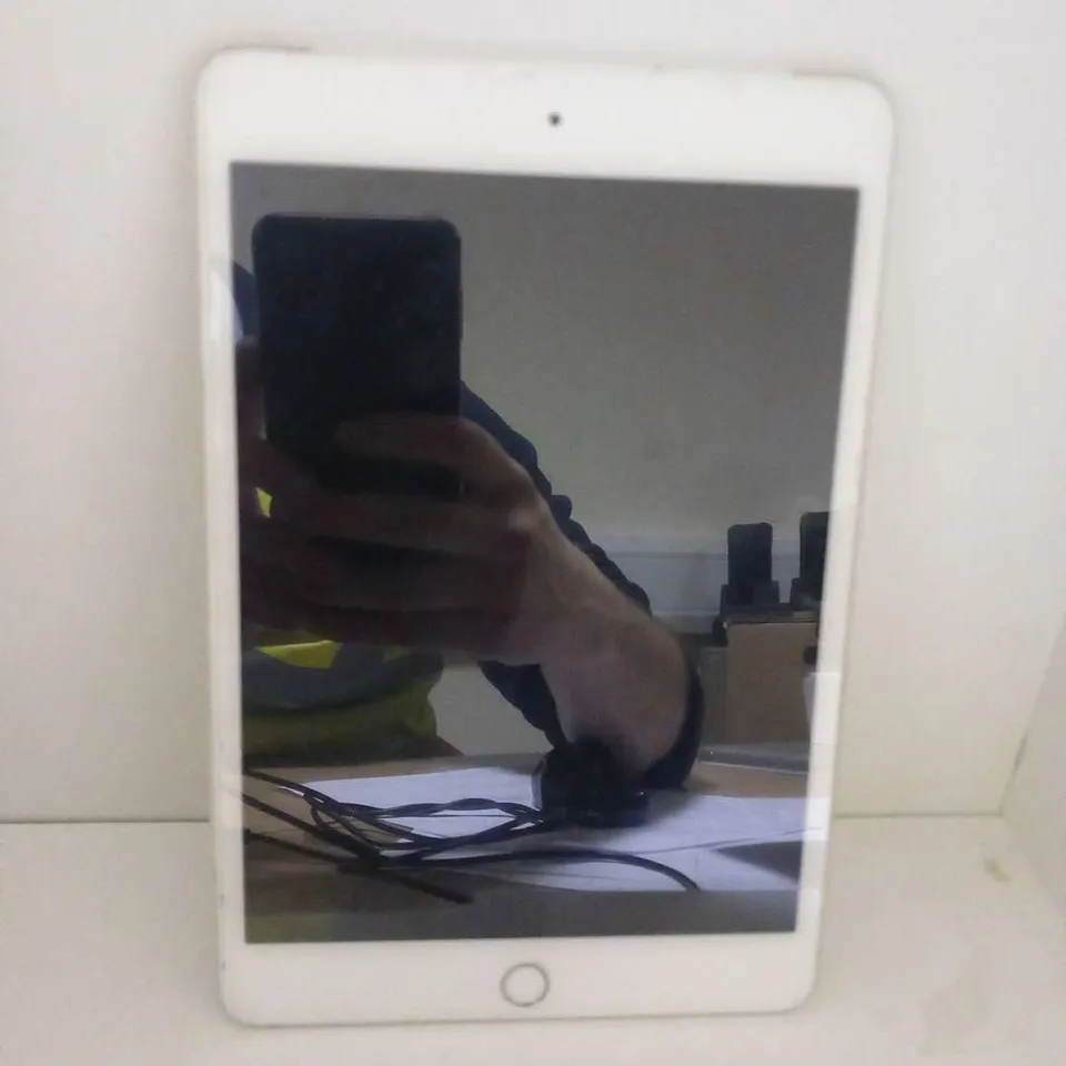 APPLE IPAD MINI 4 A1550
