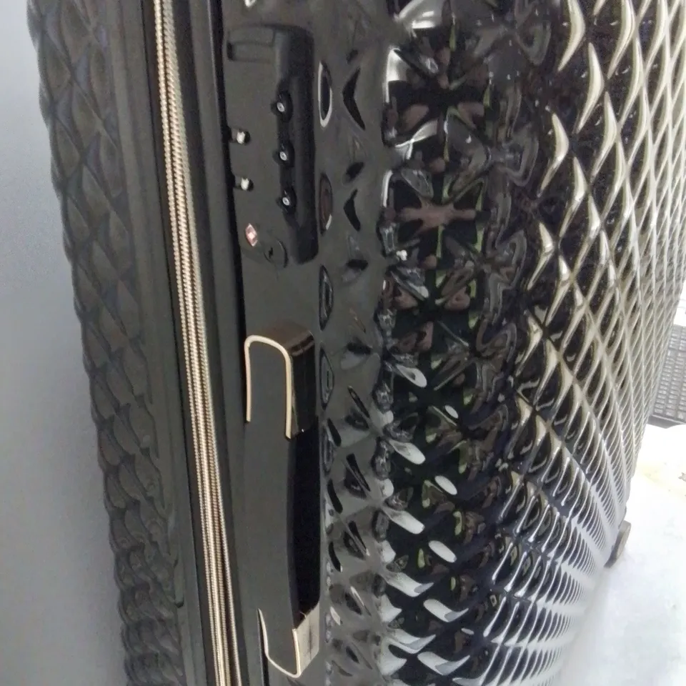 ITLUGGAGE 186L GLITZY LUGGAGE CASE IN BLACK / COLLECTION ONLY