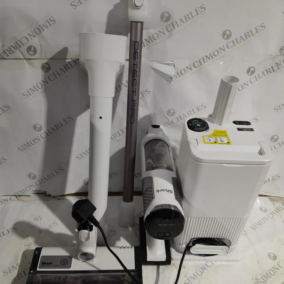 BOXED SHARK DETECT PRO 1.3L AUTO EMPTY VACUUM CLEANER IW3510UK