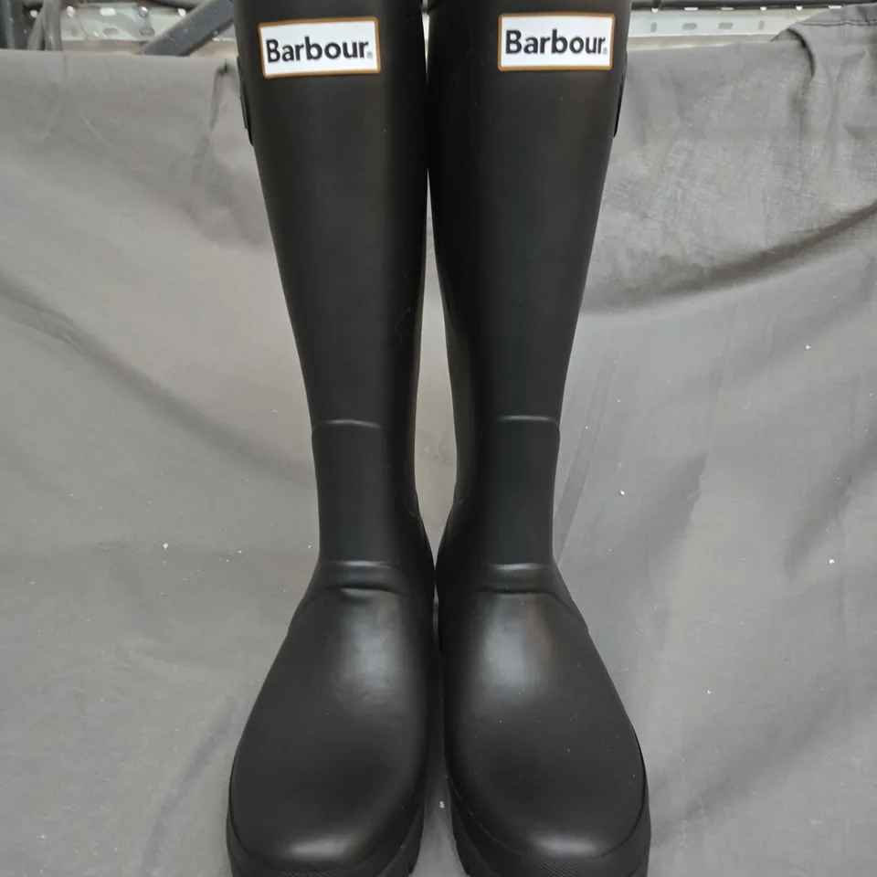 BOXED PIAIR OF BARBOUR SNOWDON WELLINGTON BOOTS - SIZE 8 RRP £80.99