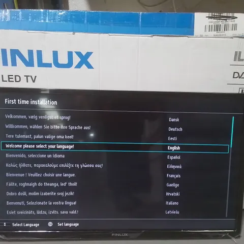 BOXED FINLUX 32-FHD-4220 32" HD READY LED TV FREEVIEW HD USB RECORD BLACK