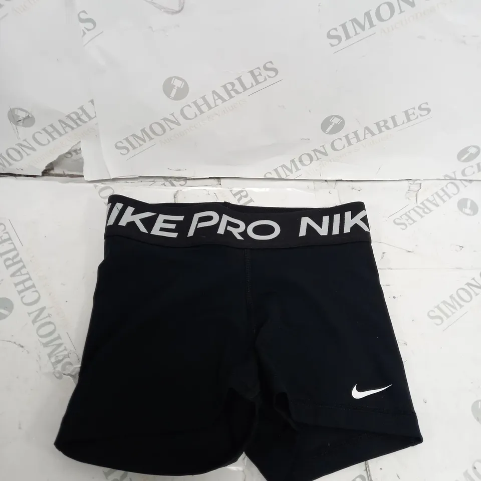 LOT OF CLOTHES APPROXIMATELY 30 TO INCLUDE SMALL BAG, COATS, DRESSES ETC