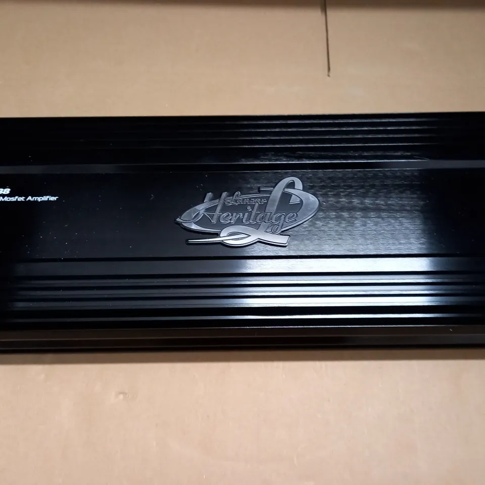 LANZAR HERITAGE HTG888 8-CHANNEL 5000 WATT MOSFET AMPLIFIER