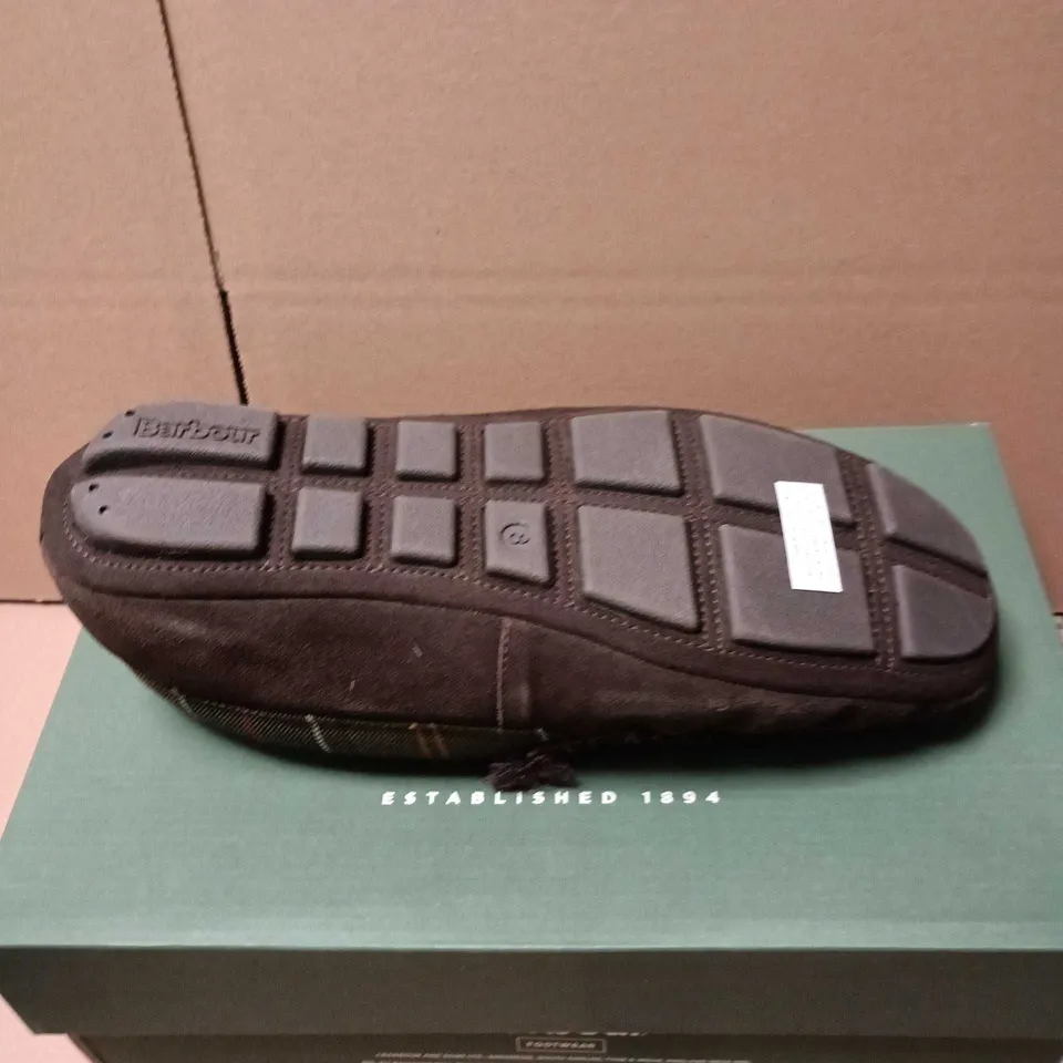 BARBOUR FOOTWEAR MEN'S MOCCASIN SLIPPERS – DARK SUEDE WITH PLAID TRIM SIZE 8