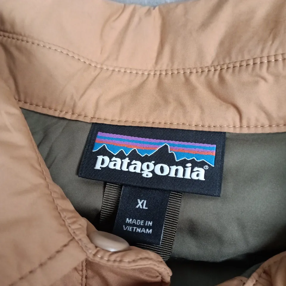 PATAGONIA QUILTED JACKET IN TAN SIZE XL