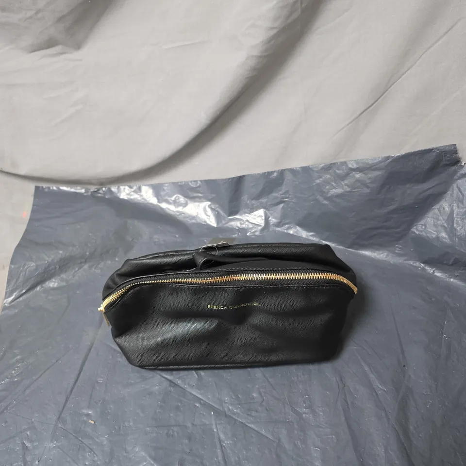 FRENCH CONNECTION SBYTO BLACK WASH BAG 