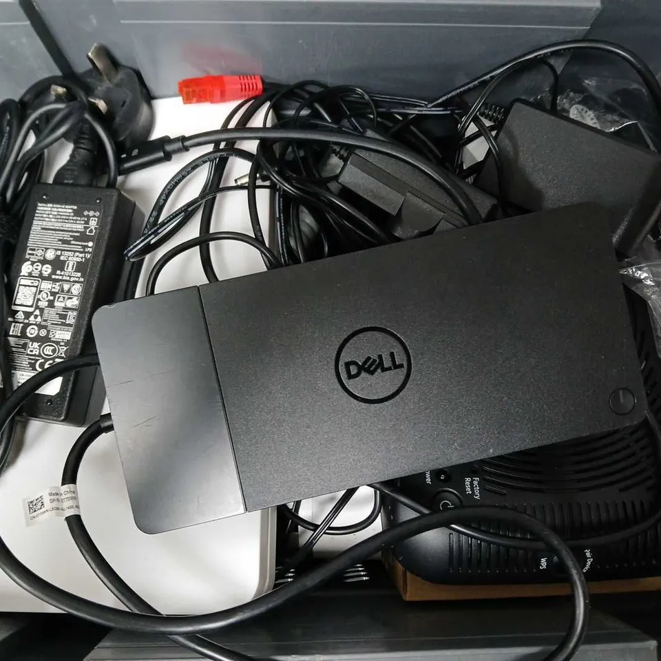 APPROXIMATELY 8 ASSORTED HOUSEHOLD ITEMS TO INCLUDE ROUTERS, CABLES, ETC
