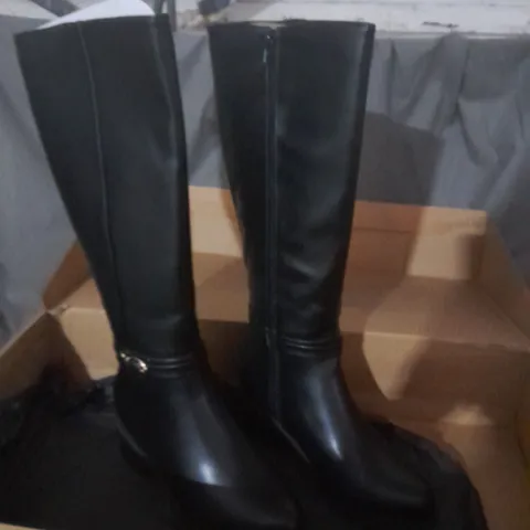 BOXED VERY FIT PLAIT STRAP HEELED KNEE BOOTS BLACK SIZE 4EE