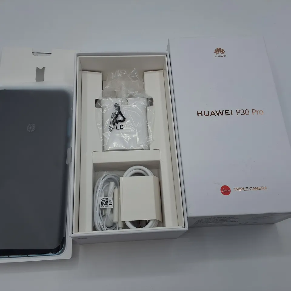 BOXED HUAWEI P30 PRO 8GB 128GB IN DARK BLUE - VOG-L29